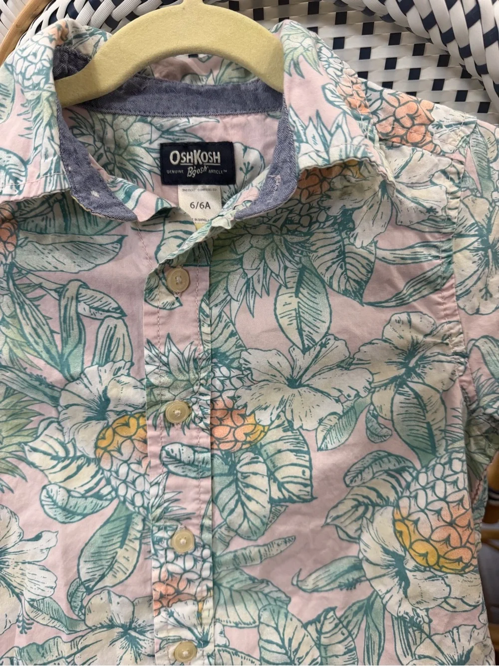 OshKosh B'gosh Boys Tropical Pineapple Hibiscus Button Down Shirt Size 6 / 6A